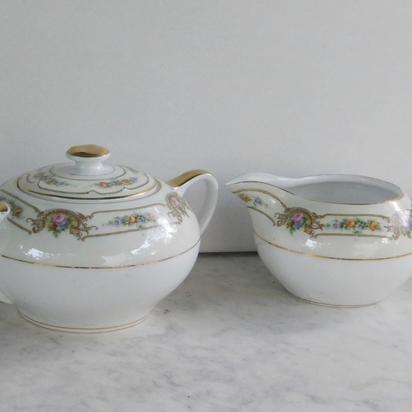 Black Knight Porcelain Cream and Sugar Set - Picture 9 of 9